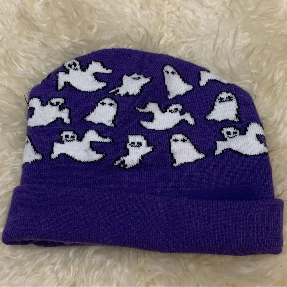 Here for the Boos Halloween knit hat with ghosts
